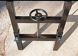 Höhenverstellung über 2 Handräder